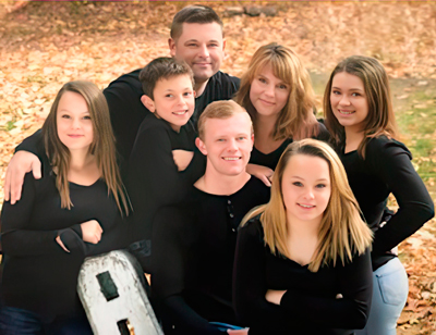 The Longmoore family: (from left) Aspen (Sierra’s twin), Tanner, Steven,Tristan, Amy, Sierra, and Lindsay.