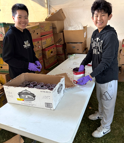 Ivy Leader’s international students wrap up their volunteering experience with a home-style Thanksgivingexperience... and a campfire.